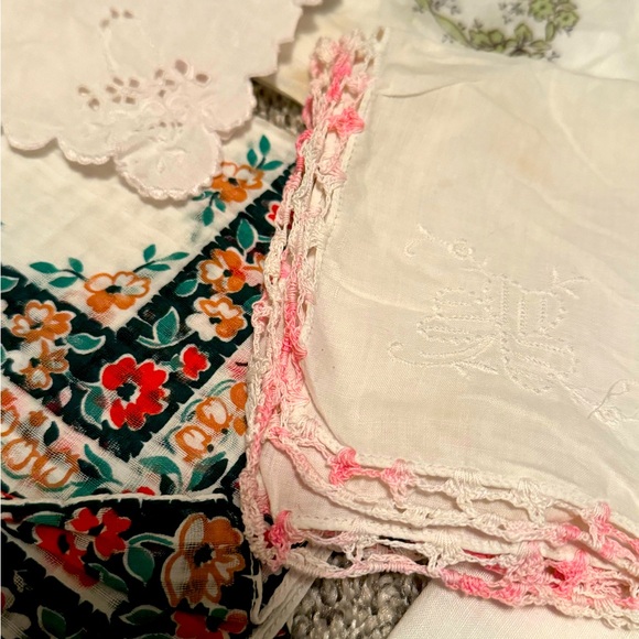 Vintage Hankies - Assorted - Picture 1 of 5